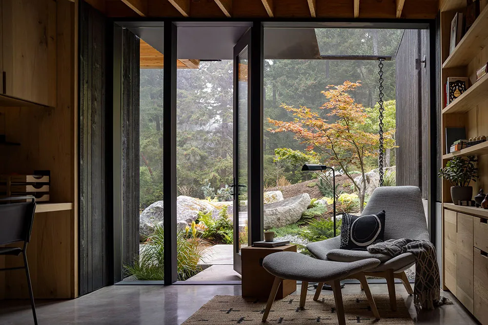 Verre, bois et béton : une maison minimaliste au bord d'un lac dans l'État de Washington - Gallery image 14