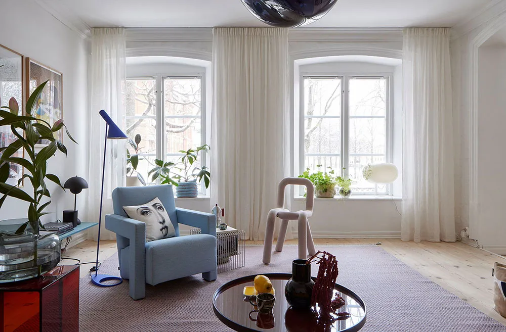 Scandinavie joyeuse : appartement aux couleurs vives et meubles design à Stockholm (64 m²) - Gallery image 3