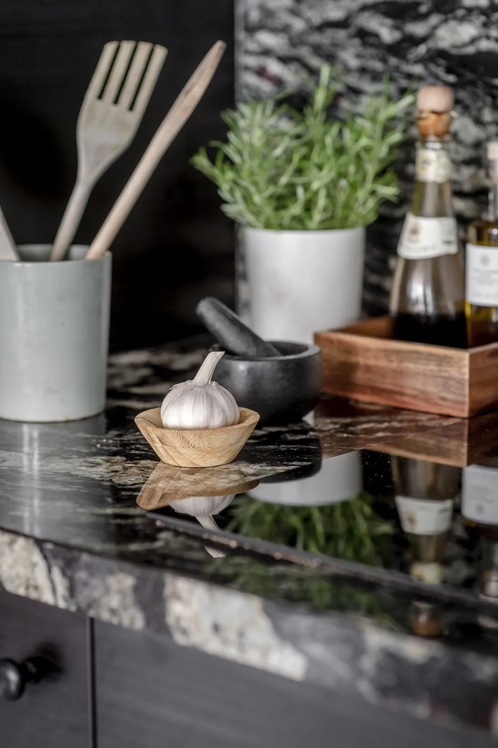 Belles portes noires et teintes intéressantes : appartement à Gothenburg (74 m²) - Gallery image 5