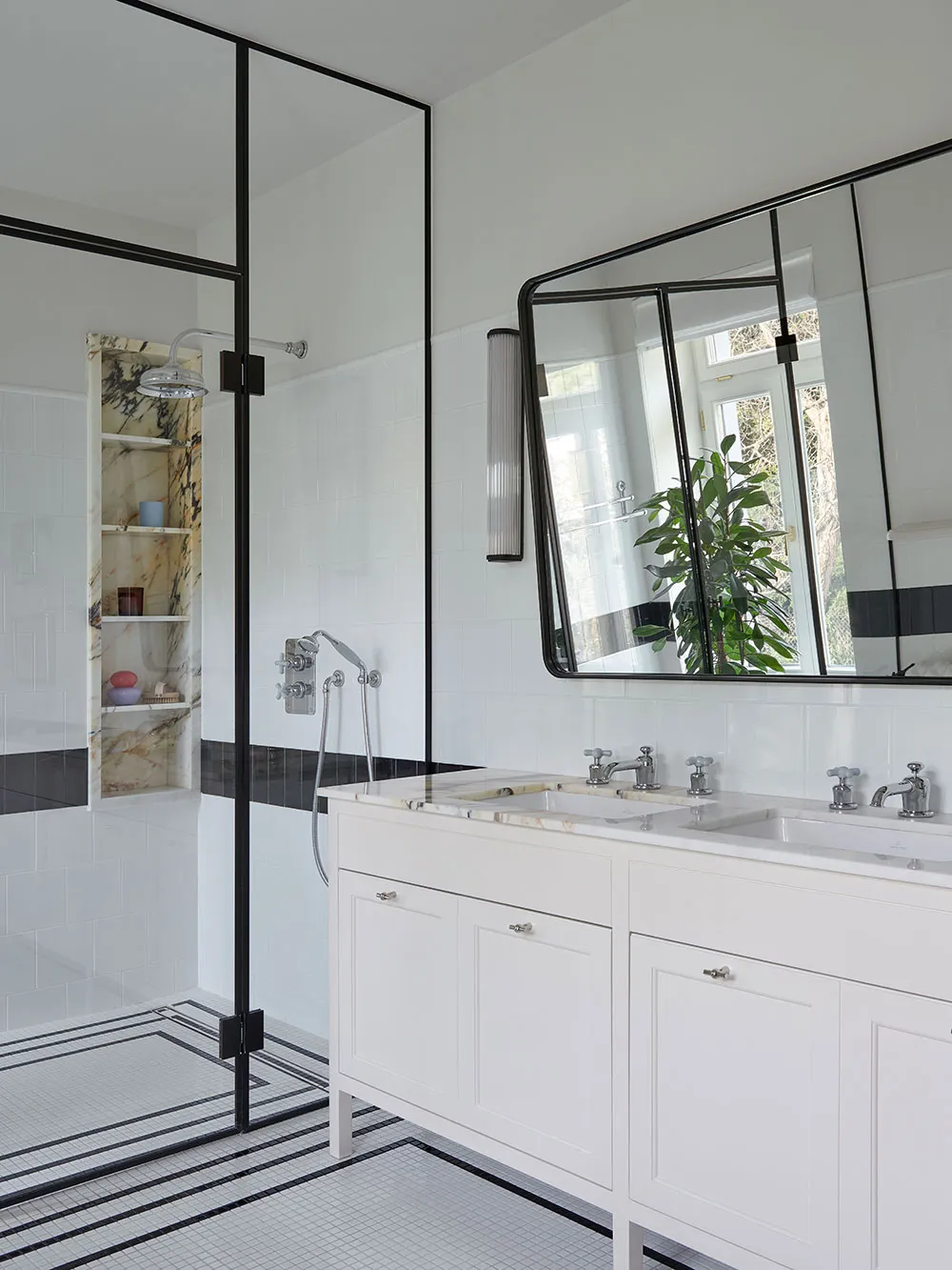 Kolorowy design w wygodnym domu w stylu art-deco w Warszawie - Gallery image 13