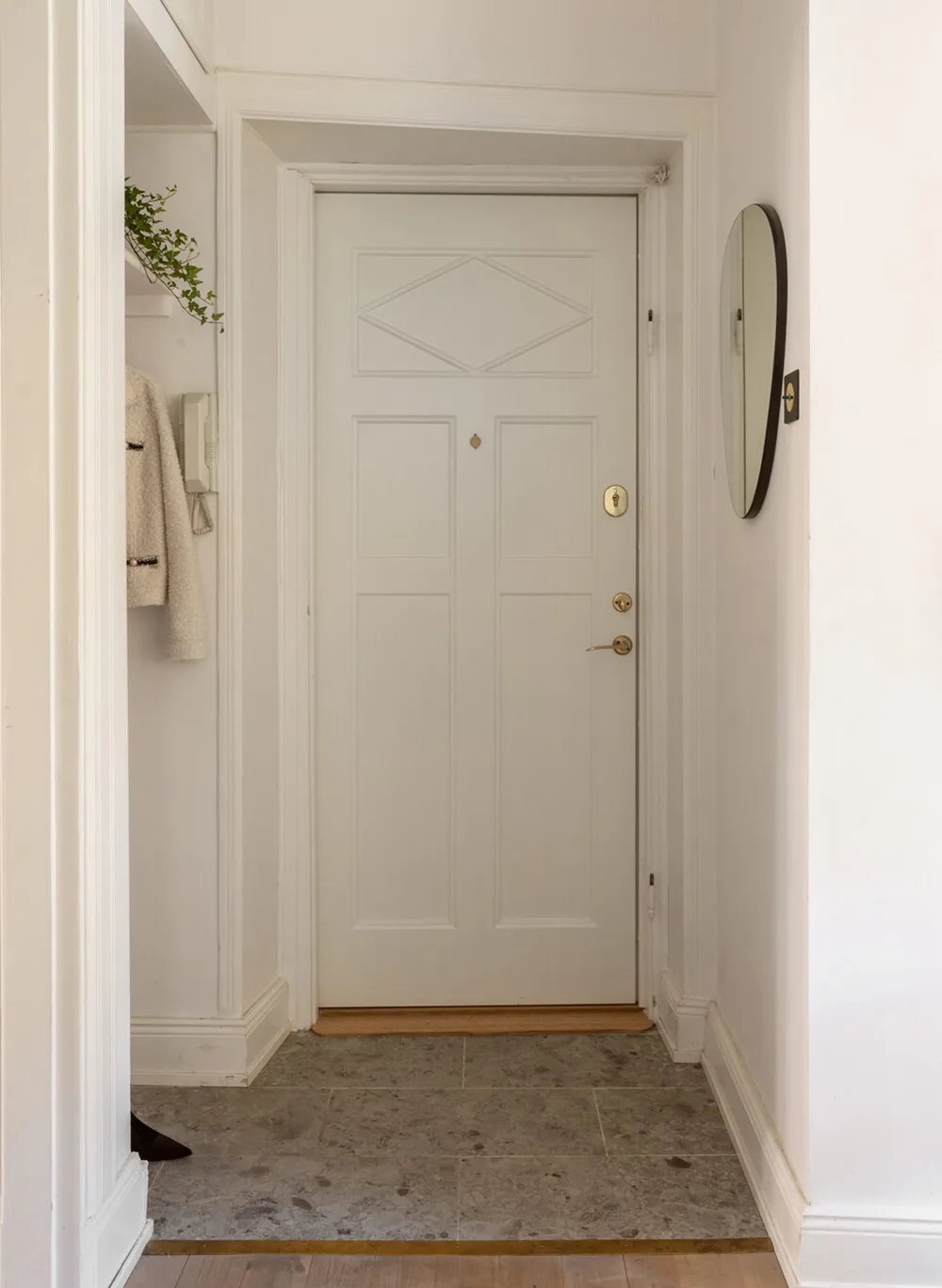 स्वीडन में एक असामान्य छोटा अपार्टमेंट, जिसमें अलग बेडरूम है (29 वर्ग मीटर) - Gallery image 12