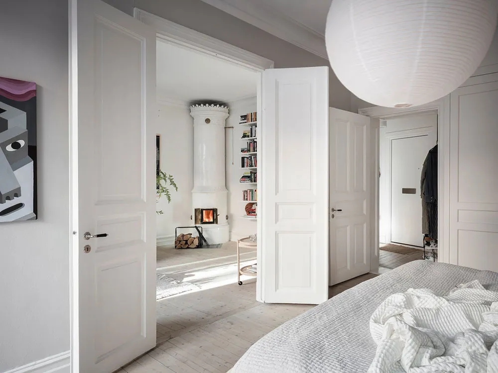 Weißer skandinavischer Interior mit lebendigem Dekor in Schweden (72 qm) - Gallery image 14