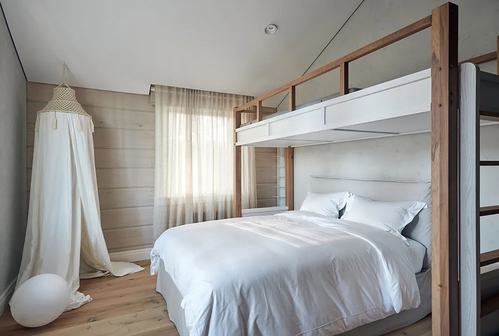 Дерев'яний будинок із спокійними природними інтер’єрами біля Різького заливу - Gallery image 14