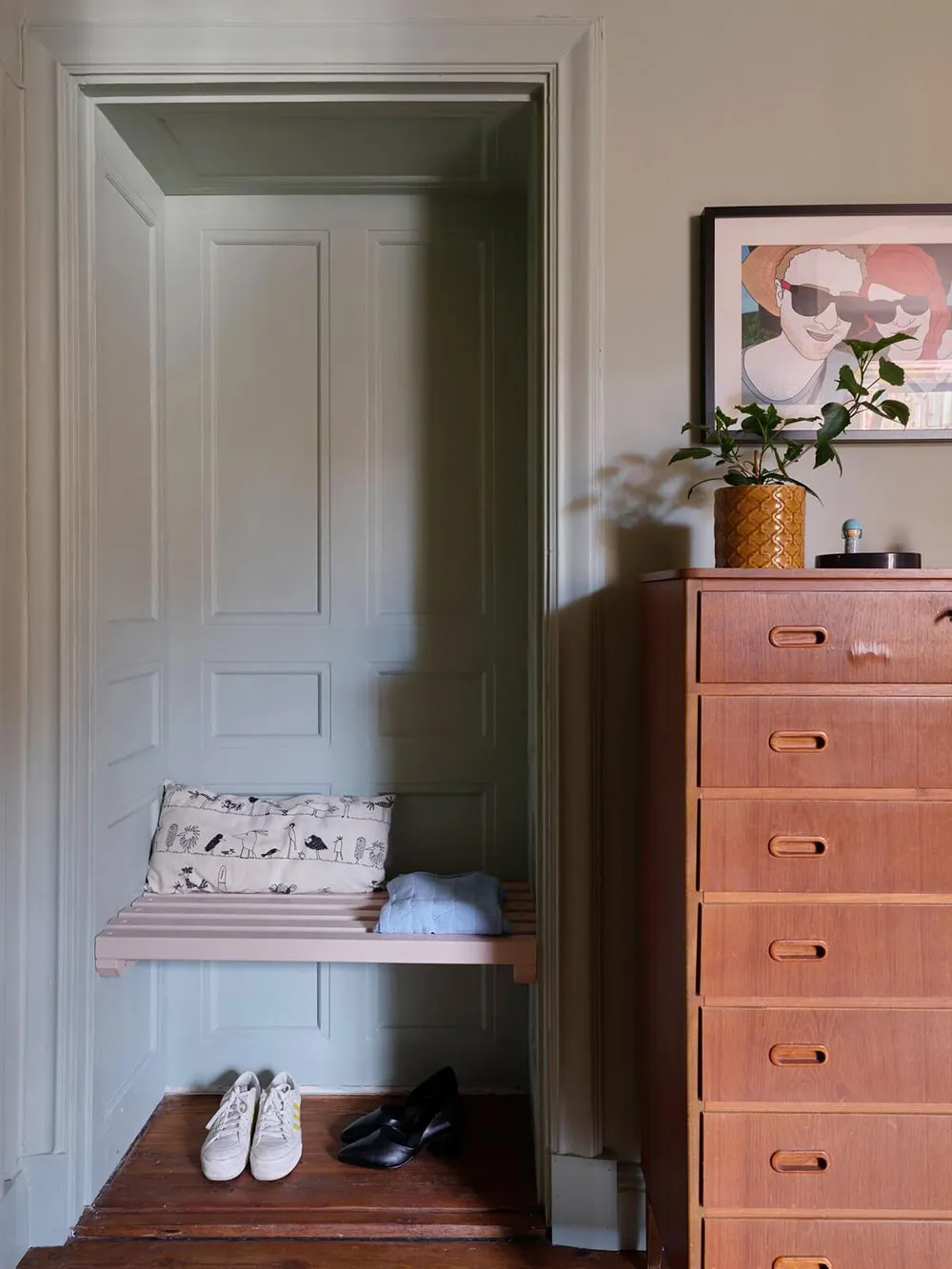 Appartement scandinave avec des détails féminins agréables - Gallery image 23