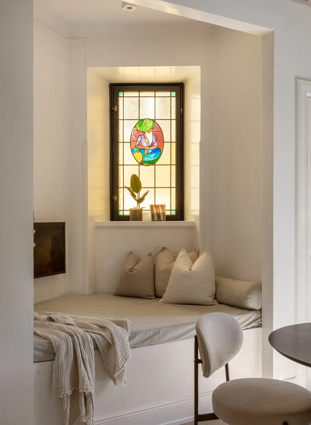 स्वीडन में एक असामान्य छोटा अपार्टमेंट, जिसमें अलग बेडरूम है (29 वर्ग मीटर) - Gallery image 1