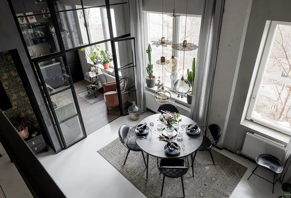 スウェーデンにある73平方メートルの魅力的なロフト付きアパートのデザインにおける様々なスタイルの要素 - Gallery image 23