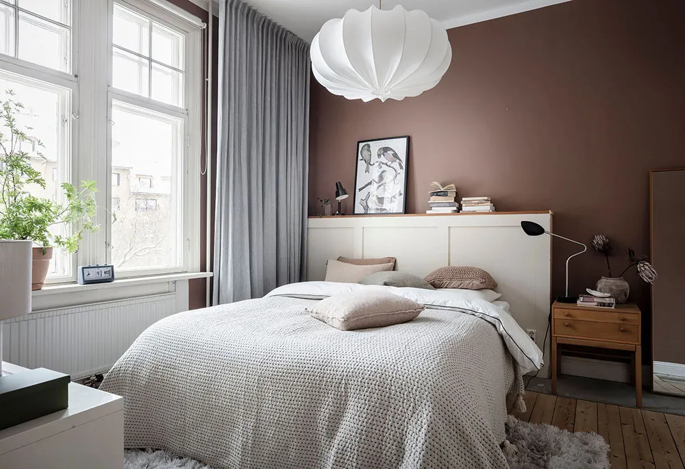 Sol noir dans la cuisine et jolies fenêtres : appartement dans une maison inhabituelle du XVIIIe siècle à Göteborg (71 m²) - Gallery image 13