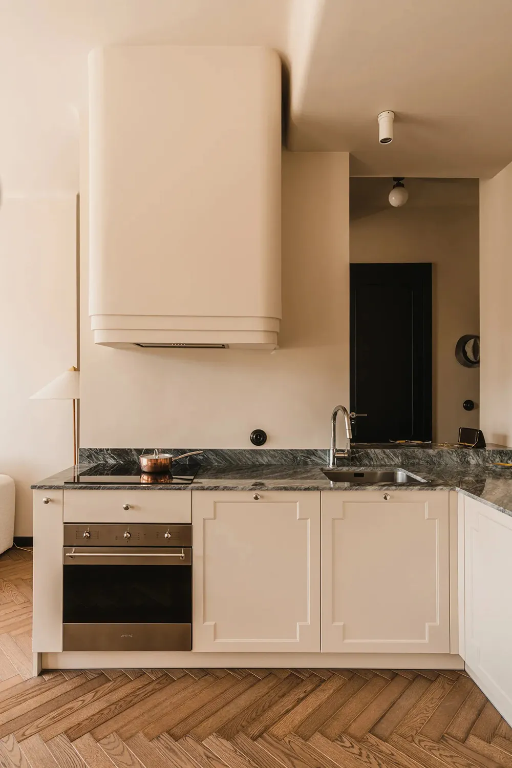 Convenient Layout and Stylish Design: Renovation of a Small Apartment in Warsaw - Gallery image 4