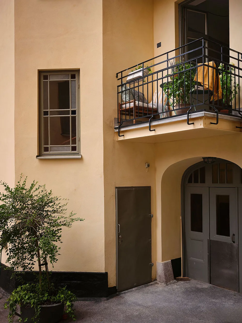 Interior escandinavo tranquilo con suaves notas otoñales en el diseño (67 m²) - Gallery image 33