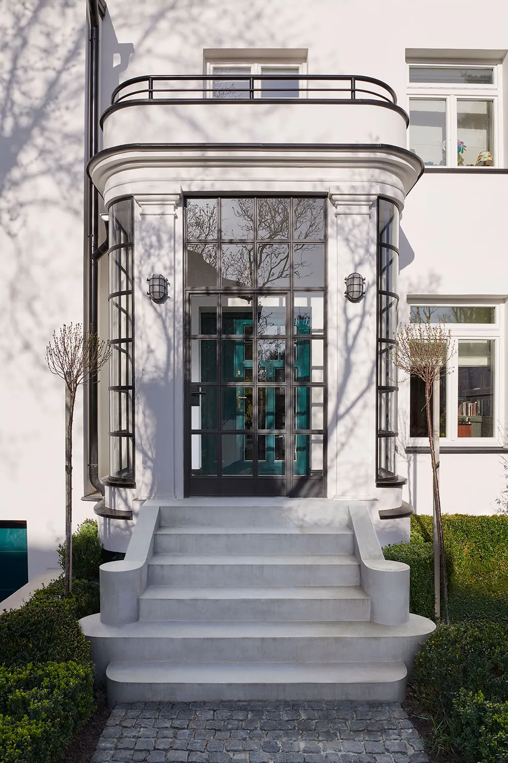 Kolorowy design w wygodnym domu w stylu art-deco w Warszawie - Gallery image 1