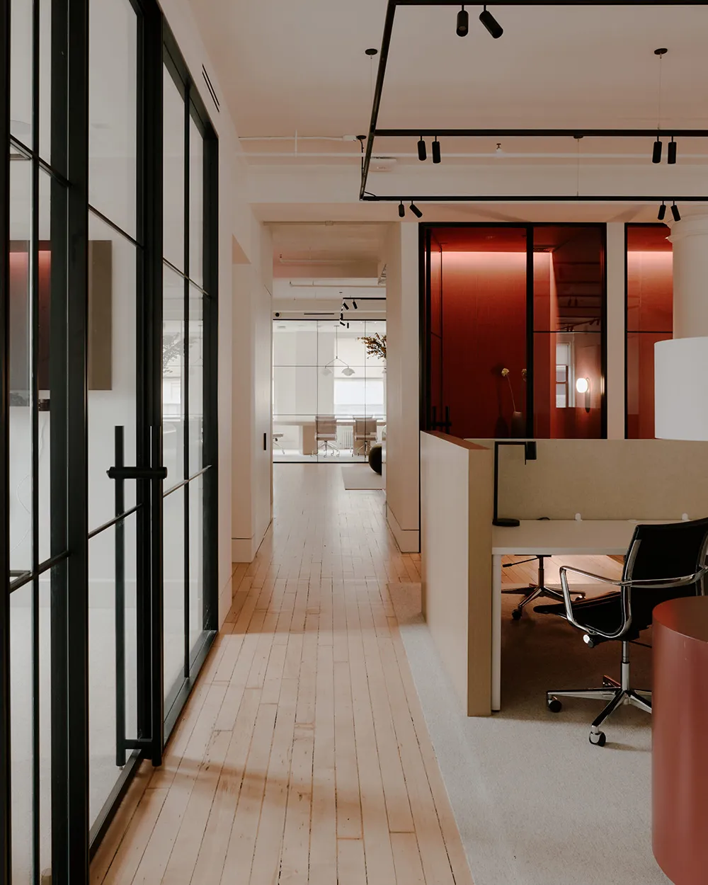 Современный офис, который вдохновляет - Gallery image 23