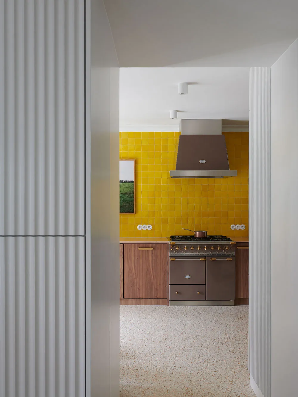 Kolorowy design w wygodnym domu w stylu art-deco w Warszawie - Gallery image 7