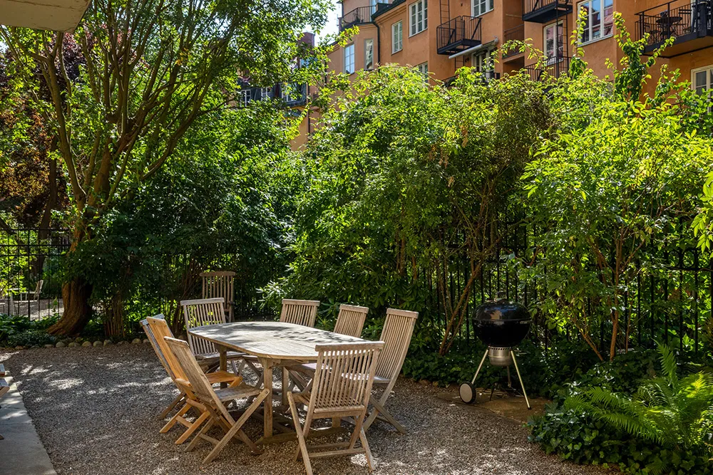 स्वीडन में एक असामान्य छोटा अपार्टमेंट, जिसमें अलग बेडरूम है (29 वर्ग मीटर) - Gallery image 16