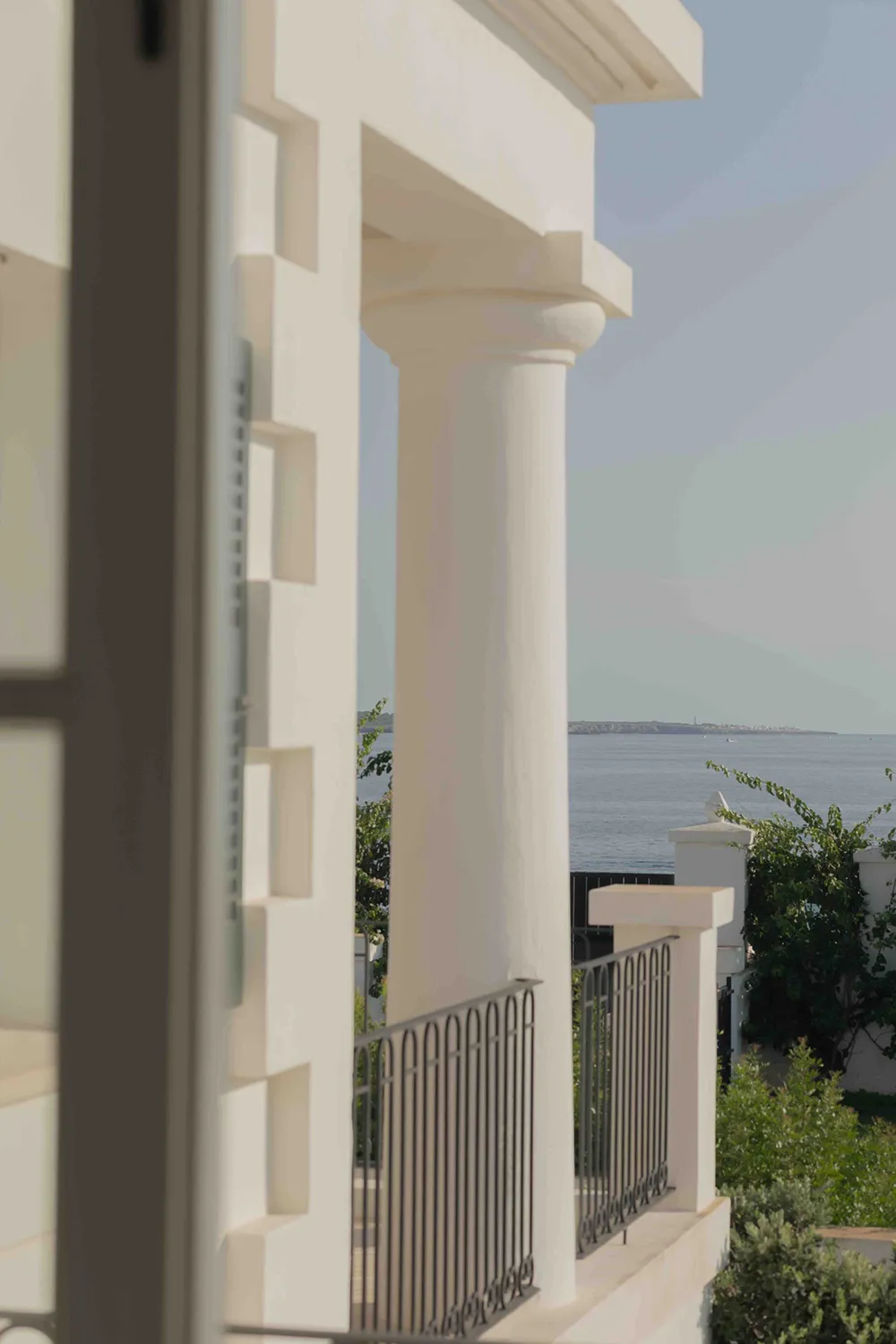 Уютне оновлення прекрасного палацу XIX століття на острові Менорка - Gallery image 1