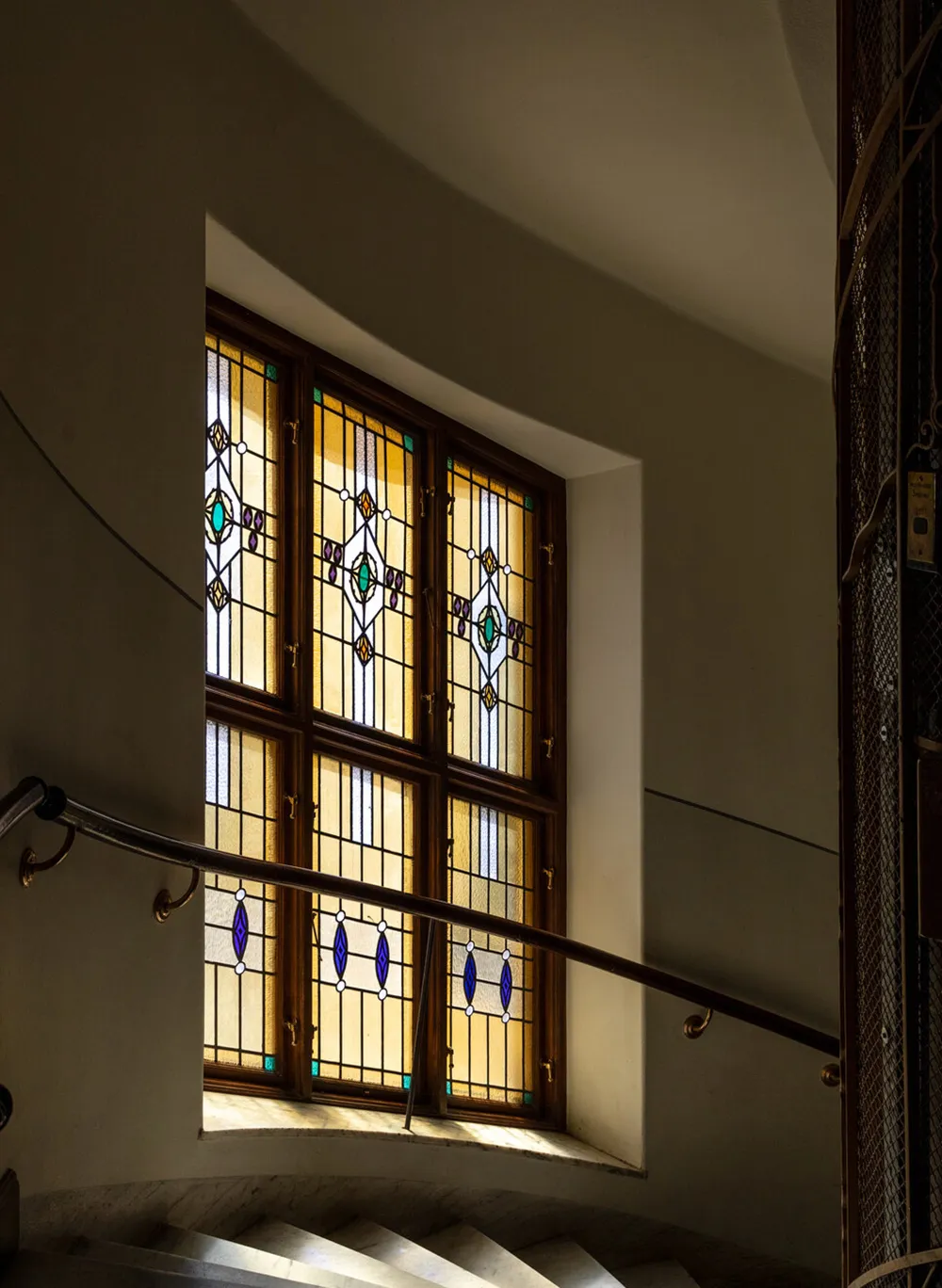 स्वीडन में एक असामान्य छोटा अपार्टमेंट, जिसमें अलग बेडरूम है (29 वर्ग मीटर) - Gallery image 15