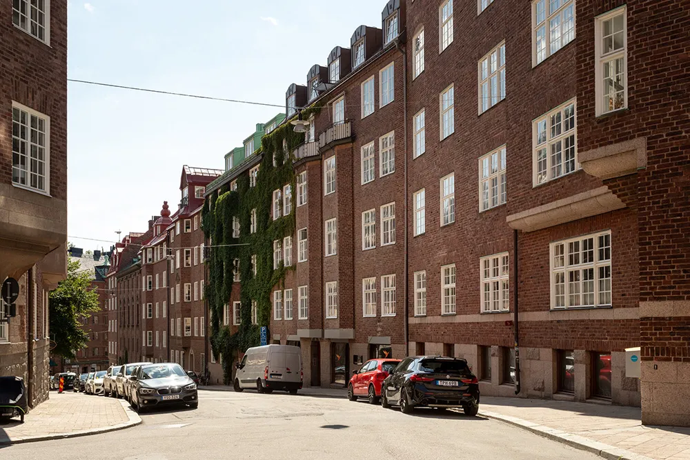 स्वीडन में एक असामान्य छोटा अपार्टमेंट, जिसमें अलग बेडरूम है (29 वर्ग मीटर) - Gallery image 17