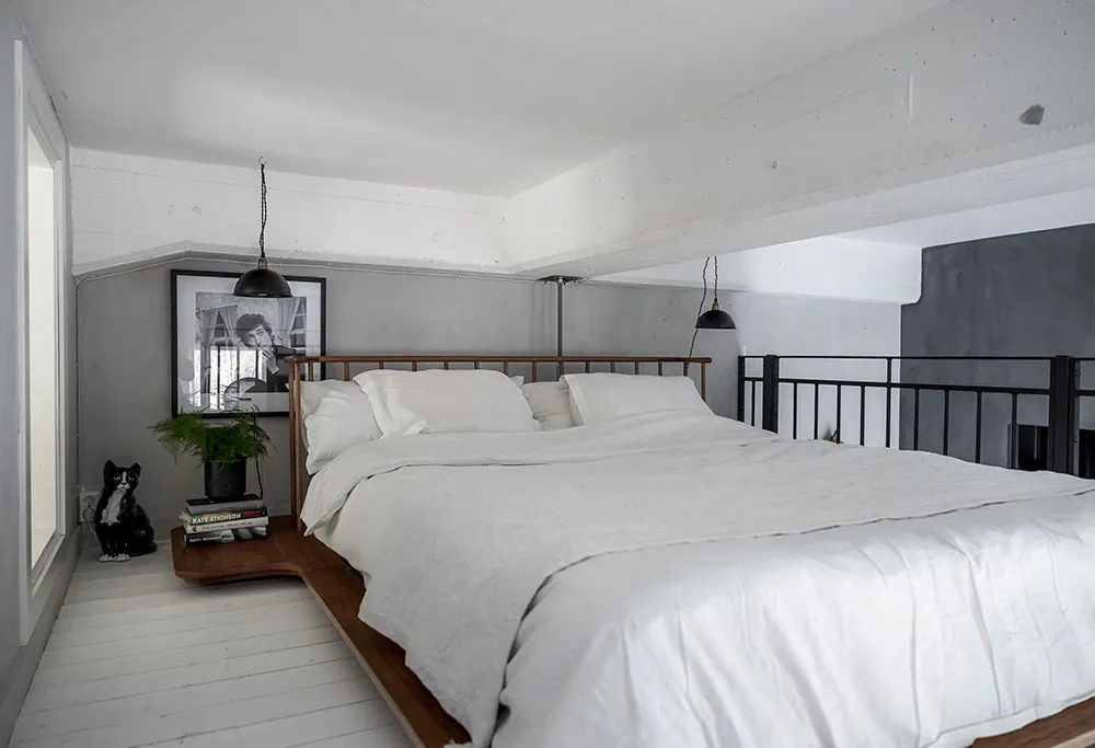 スウェーデンにある73平方メートルの魅力的なロフト付きアパートのデザインにおける様々なスタイルの要素 - Gallery image 21