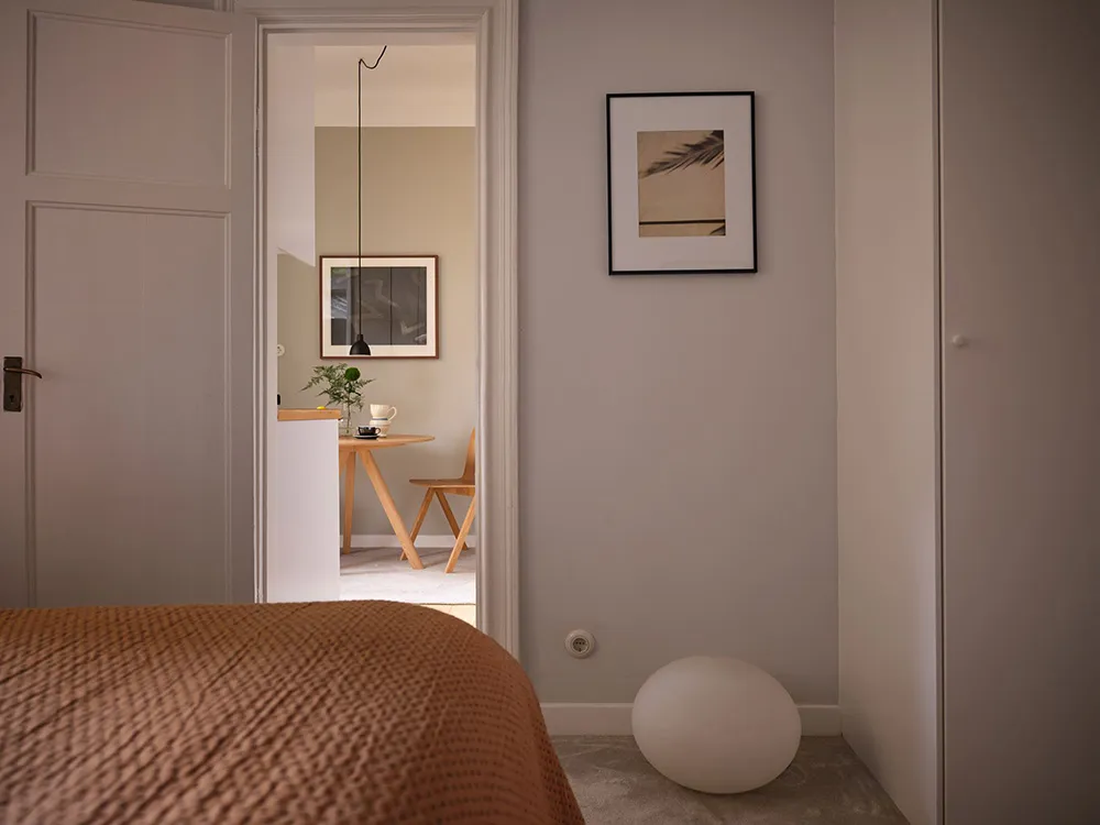 Interior escandinavo tranquilo con suaves notas otoñales en el diseño (67 m²) - Gallery image 20