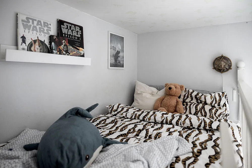 スウェーデンにある73平方メートルの魅力的なロフト付きアパートのデザインにおける様々なスタイルの要素 - Gallery image 34