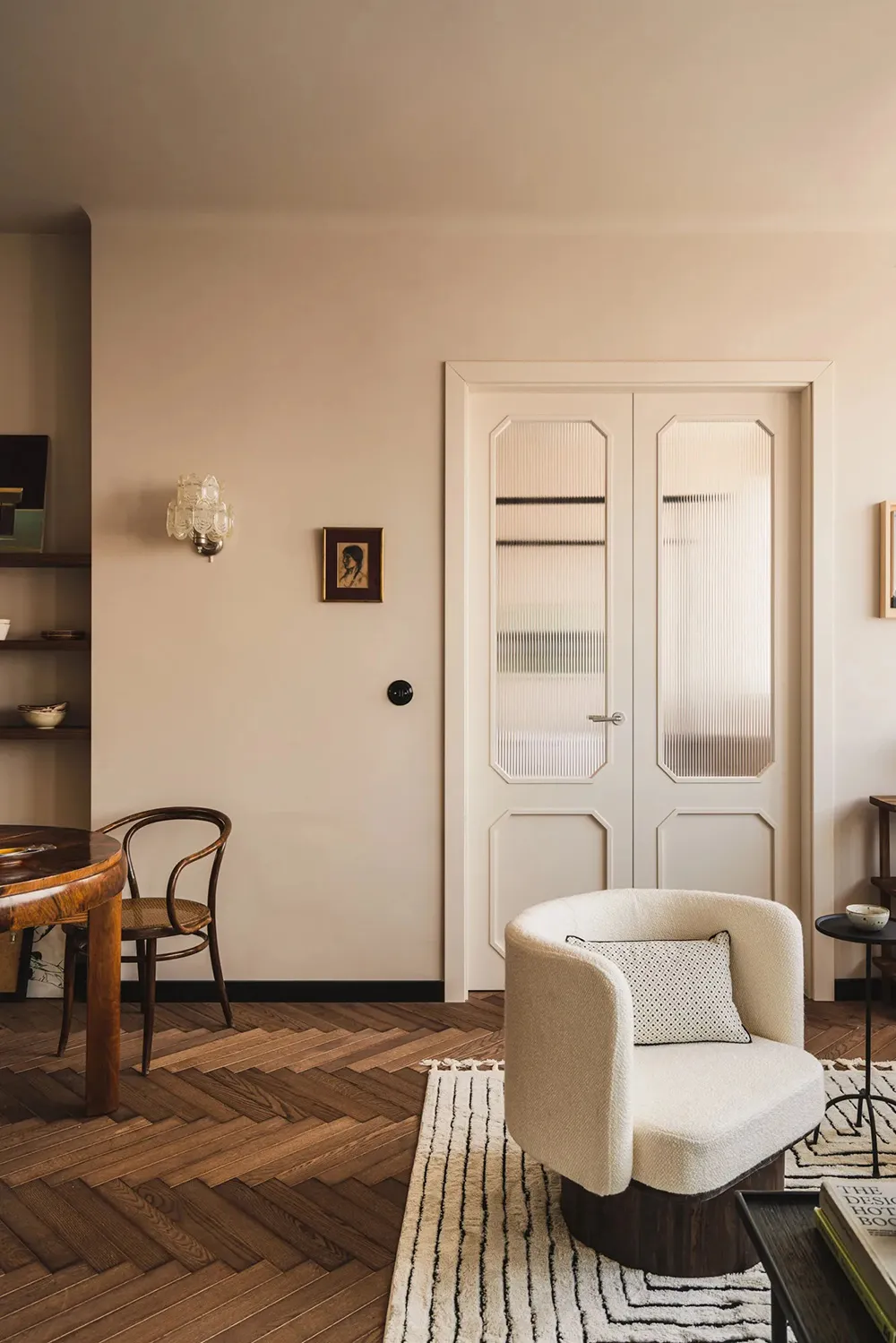 Convenient Layout and Stylish Design: Renovation of a Small Apartment in Warsaw - Gallery image 5