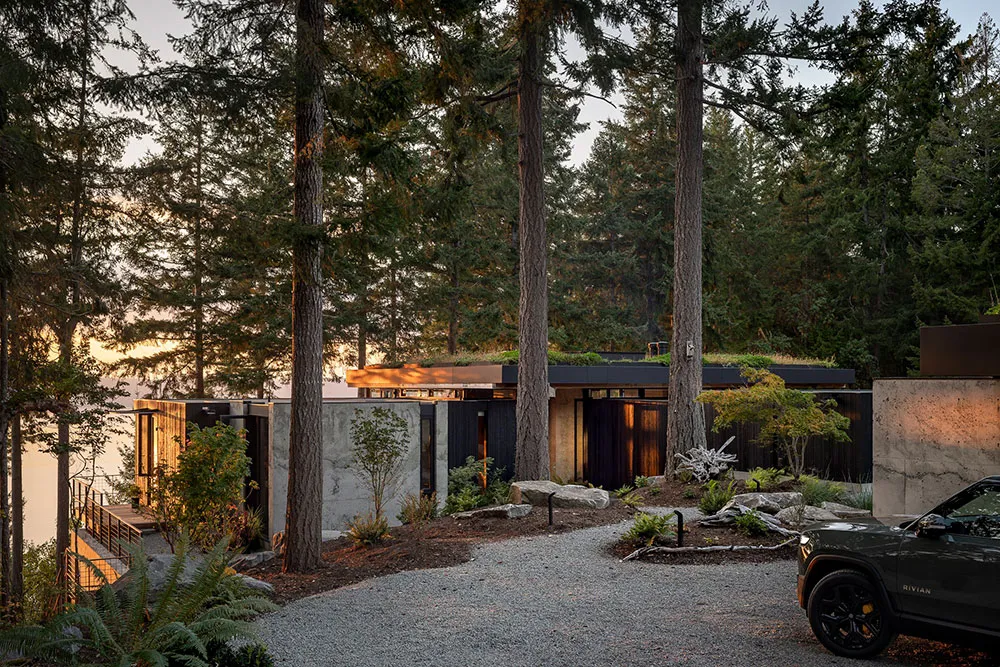 Verre, bois et béton : une maison minimaliste au bord d'un lac dans l'État de Washington - Gallery image 31