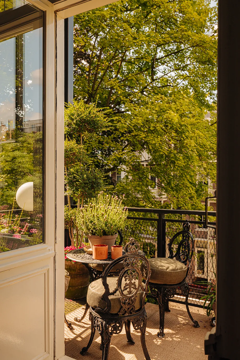 Excelentes apartamentos en Ámsterdam, inspirados en interiores parisinos - Gallery image 4