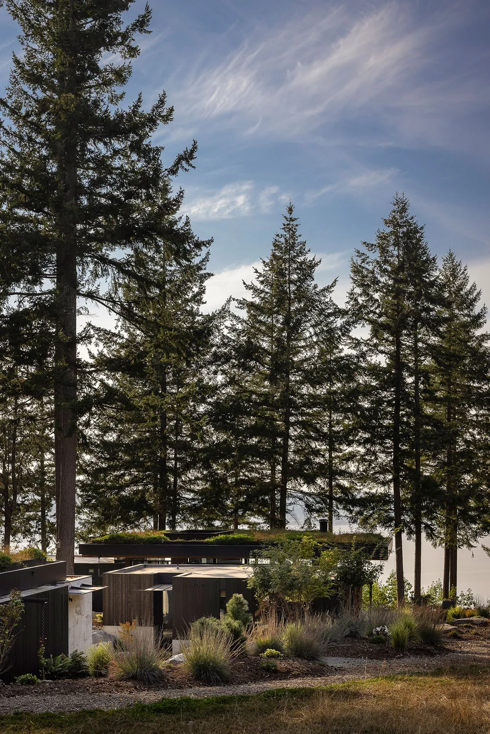 Verre, bois et béton : une maison minimaliste au bord d'un lac dans l'État de Washington - Gallery image 30