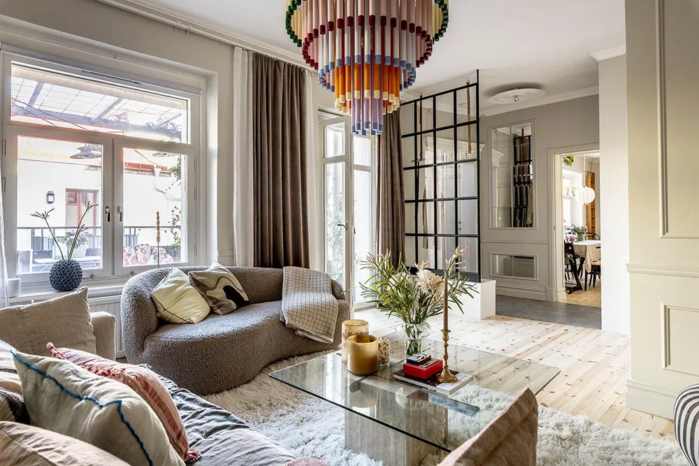 Molduras, ladrillo y mansardas: un interesante interior en Suecia - Gallery image 6