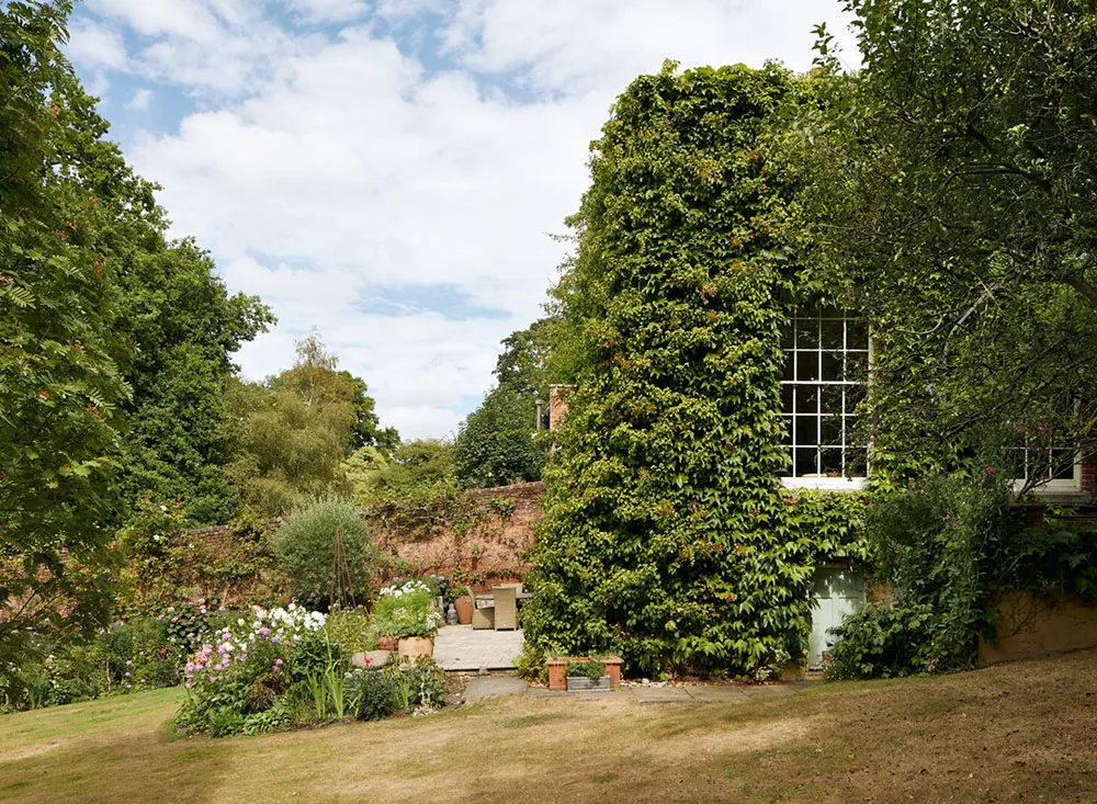 Magnificent Georgian Townhouse of the 18th Century, Enveloped in Greenery - Gallery image 21