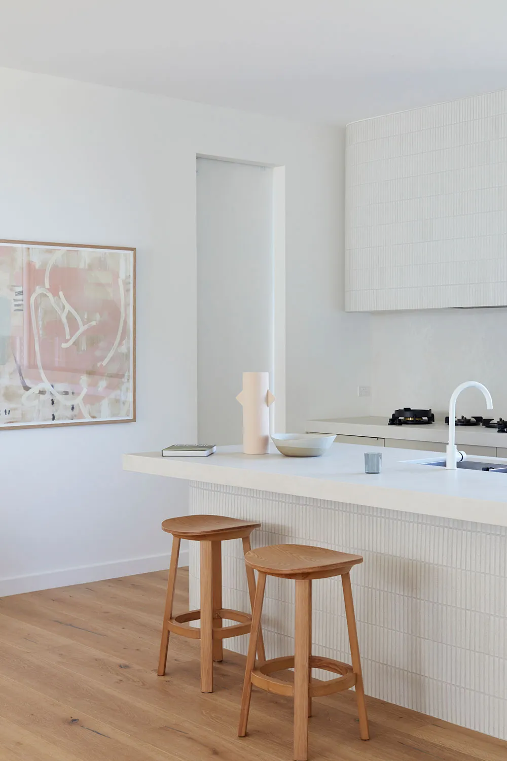 Лёгкий и воздушный натуральный интерьер современного дома в Австралии - Gallery image 10