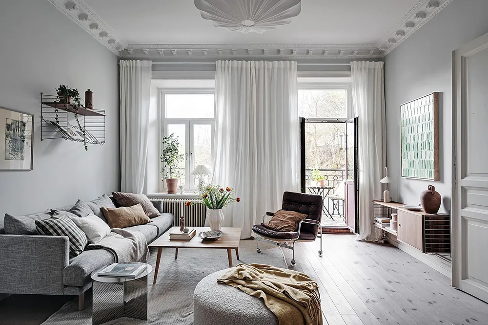 Helle skandinavische Wohnung mit beeindruckender blauer Schlafzimmer - Gallery image 3