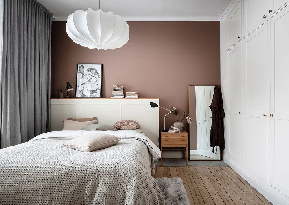 Sol noir dans la cuisine et jolies fenêtres : appartement dans une maison inhabituelle du XVIIIe siècle à Göteborg (71 m²) - Gallery image 12