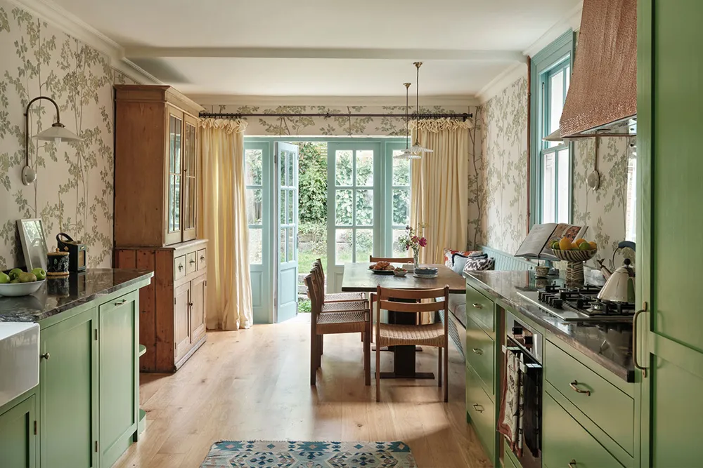 Уютный английский интерьер в прохладных оттенках - Gallery image 4