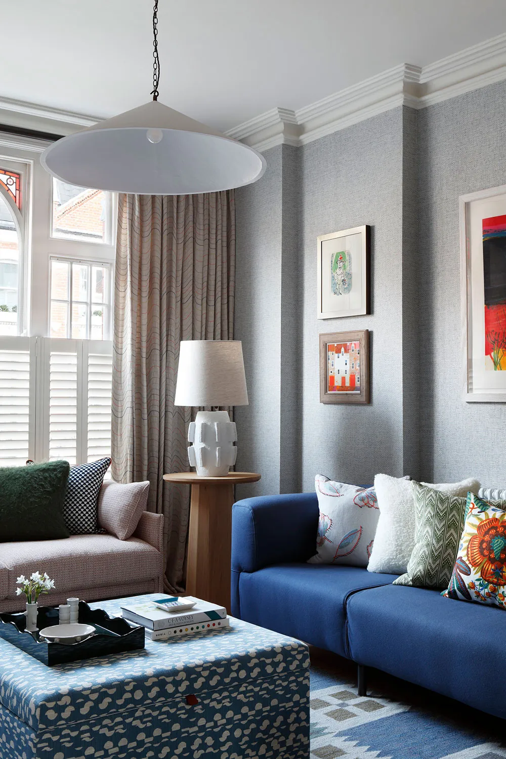 Vibrant Interior of an English Townhouse for a Large Family in London - Gallery image 2