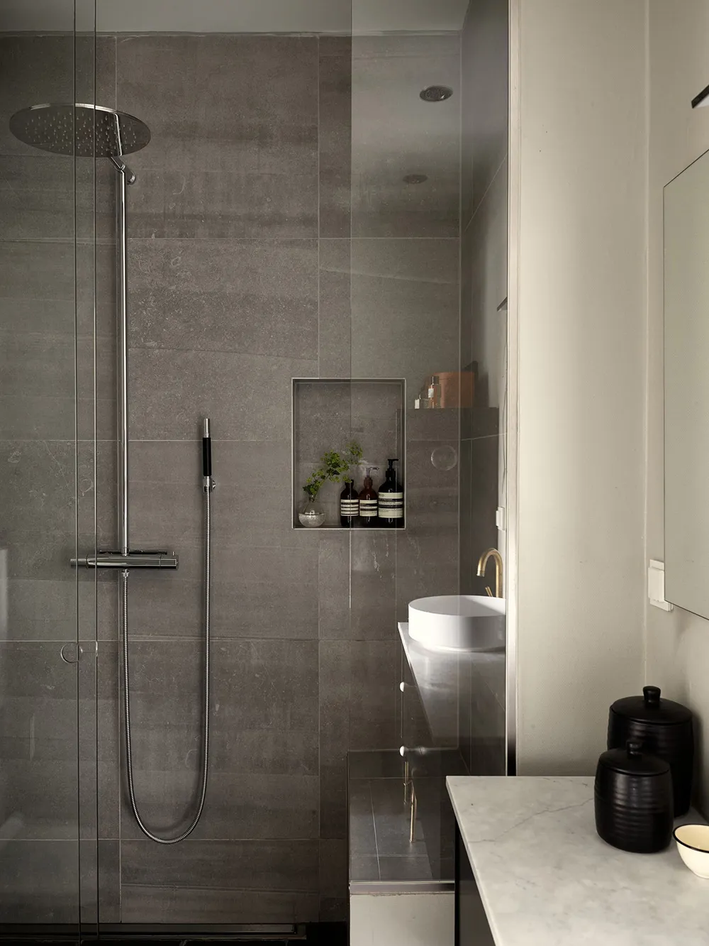 Як у Нью-Йорку: невеликий, але стильний лофт у Стокгольмі - Gallery image 14