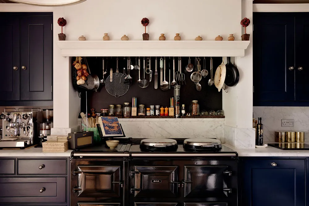 Magnificent Georgian Townhouse of the 18th Century, Enveloped in Greenery - Gallery image 9