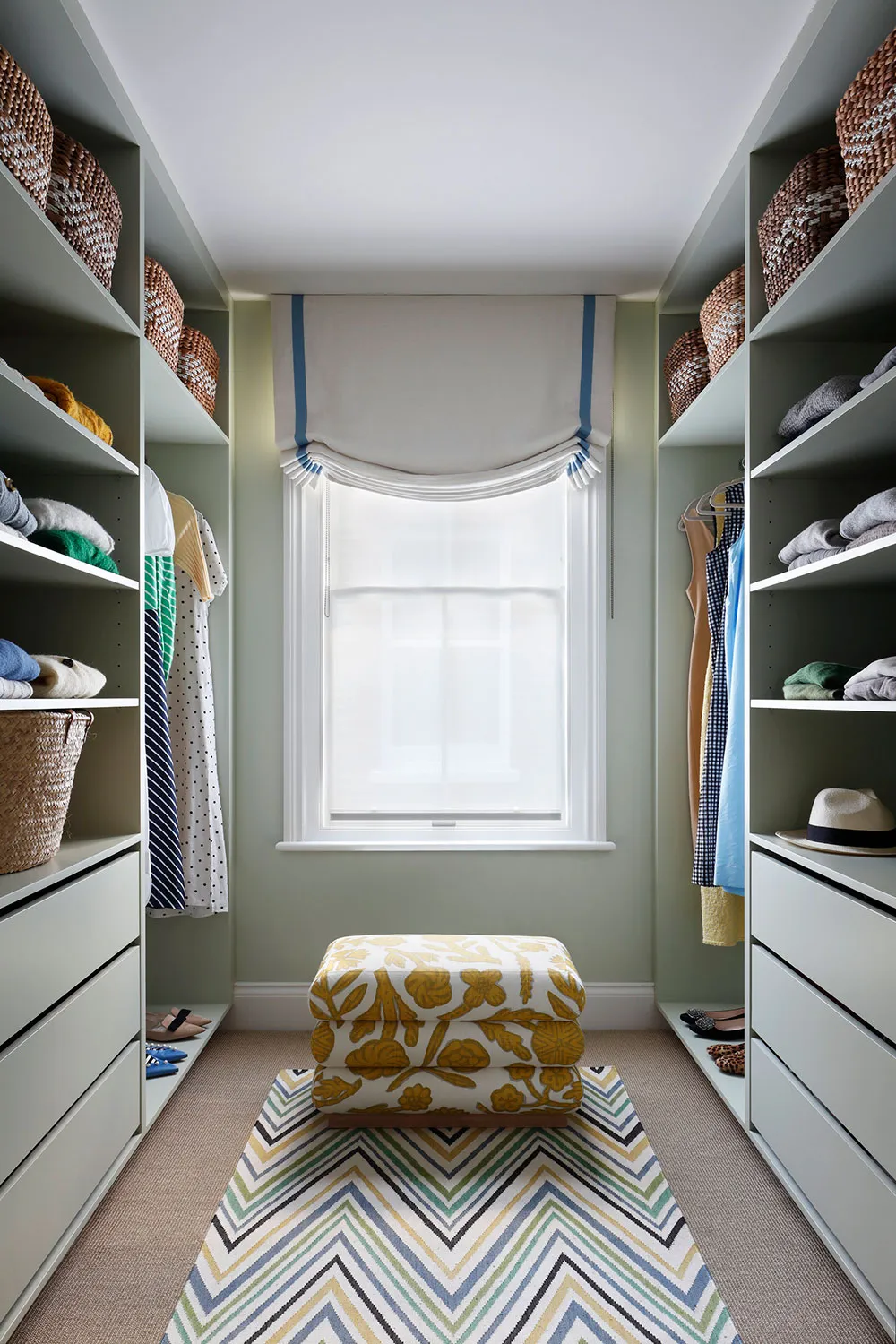 Vibrant Interior of an English Townhouse for a Large Family in London - Gallery image 10