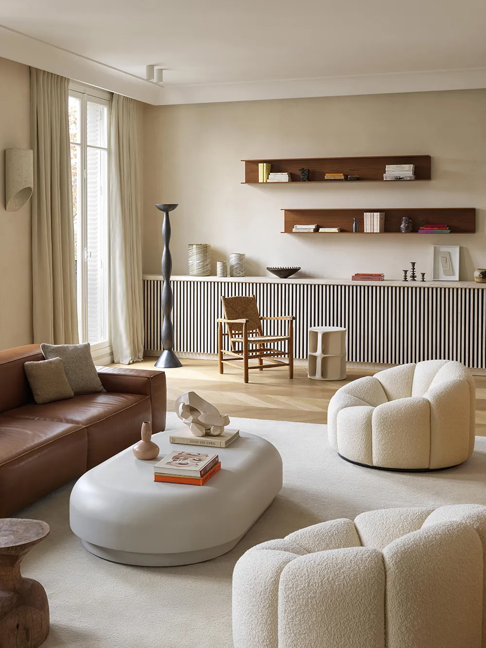 Moderate modern elegance of an apartment in the Paris suburbs - Gallery image 1