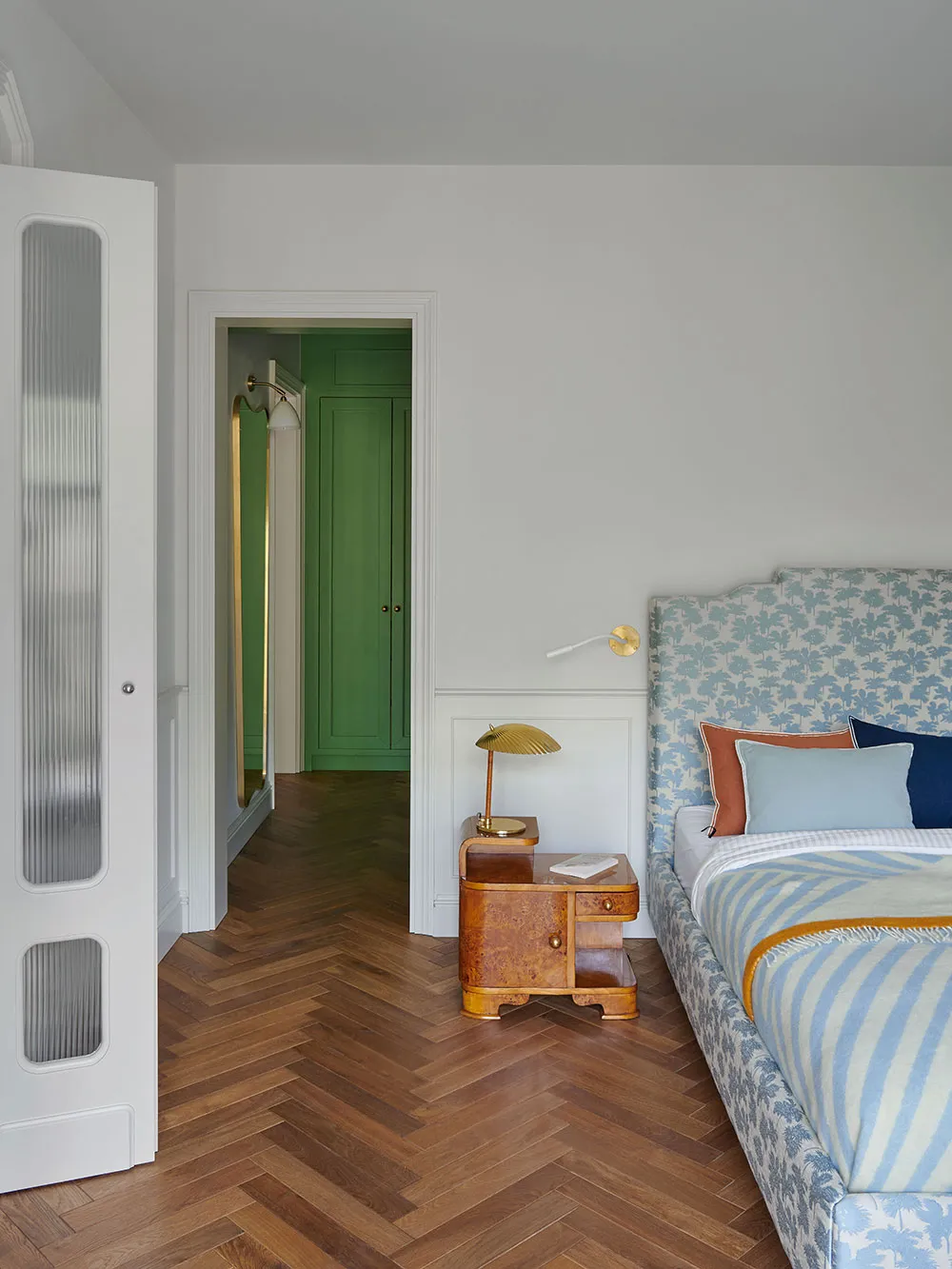 Kolorowy design w wygodnym domu w stylu art-deco w Warszawie - Gallery image 10