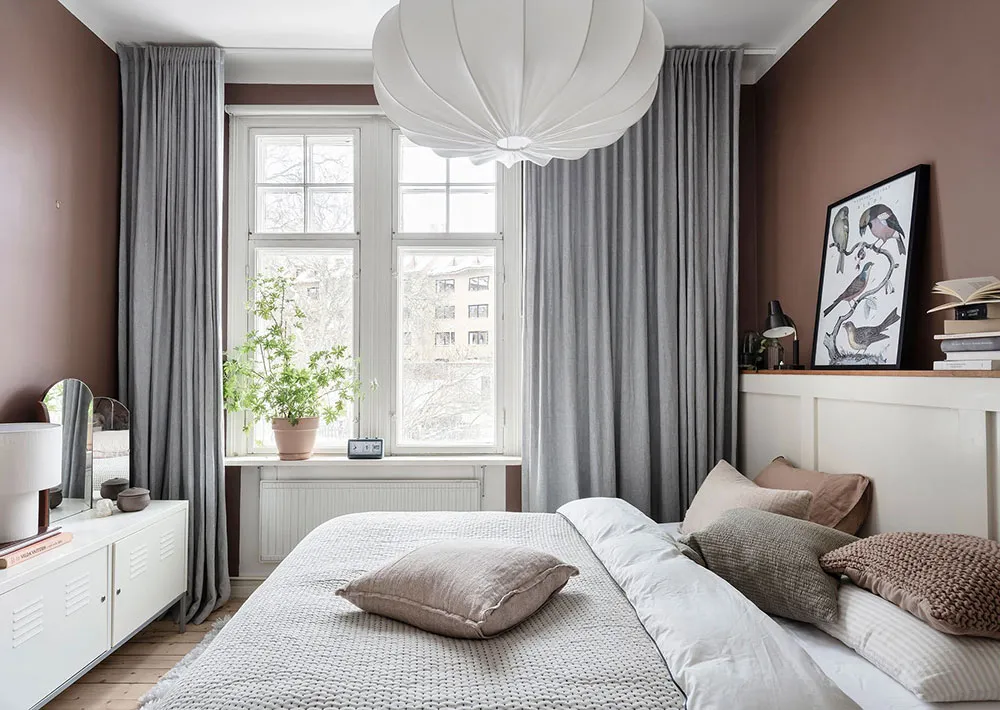 Sol noir dans la cuisine et jolies fenêtres : appartement dans une maison inhabituelle du XVIIIe siècle à Göteborg (71 m²) - Gallery image 14