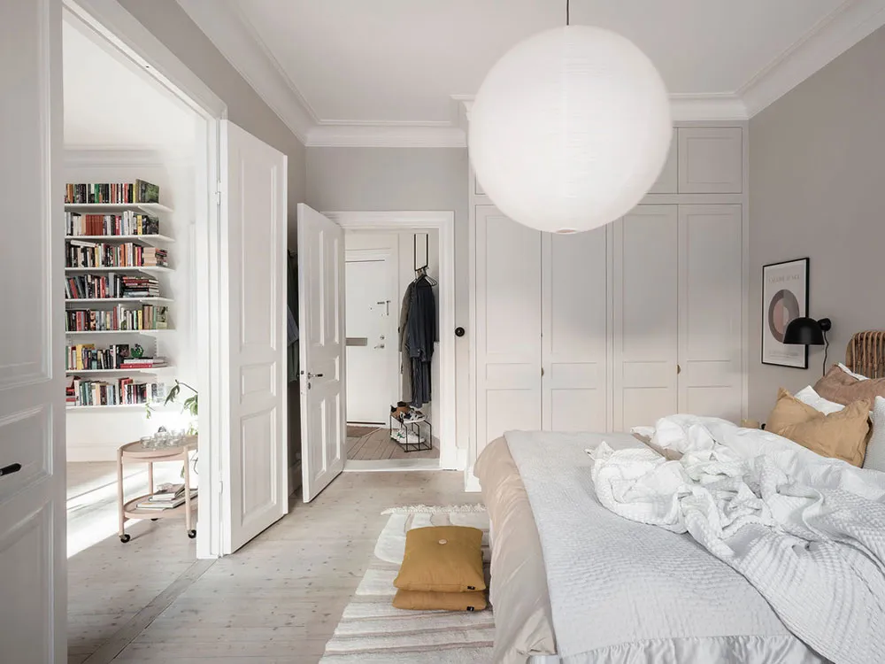 Weißer skandinavischer Interior mit lebendigem Dekor in Schweden (72 qm) - Gallery image 12