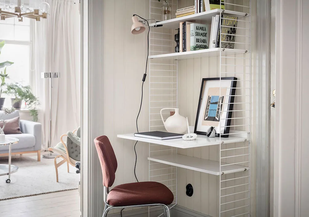 Sol noir dans la cuisine et jolies fenêtres : appartement dans une maison inhabituelle du XVIIIe siècle à Göteborg (71 m²) - Gallery image 20