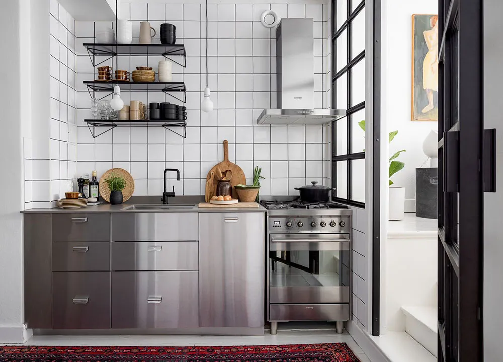 Warm Notes in the Interior of a Compact Apartment with a Through Living Room (61 sq. m) - Gallery image 6