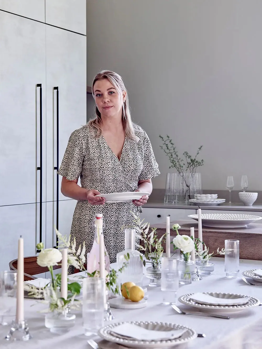 Просторная современная дача на месте старого коттеджа 19 века в Швеции - Gallery image 1