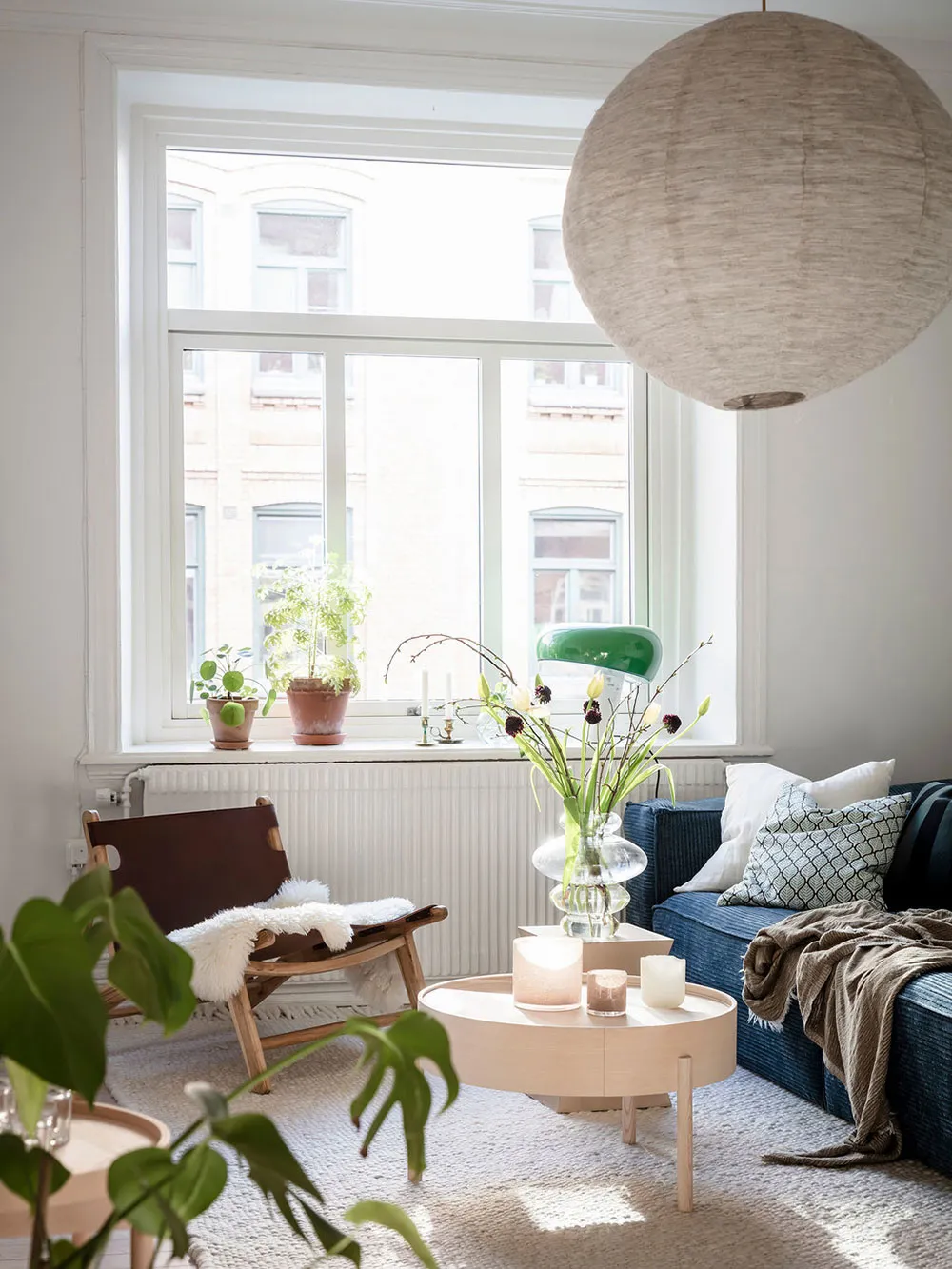 Weißer skandinavischer Interior mit lebendigem Dekor in Schweden (72 qm) - Gallery image 20