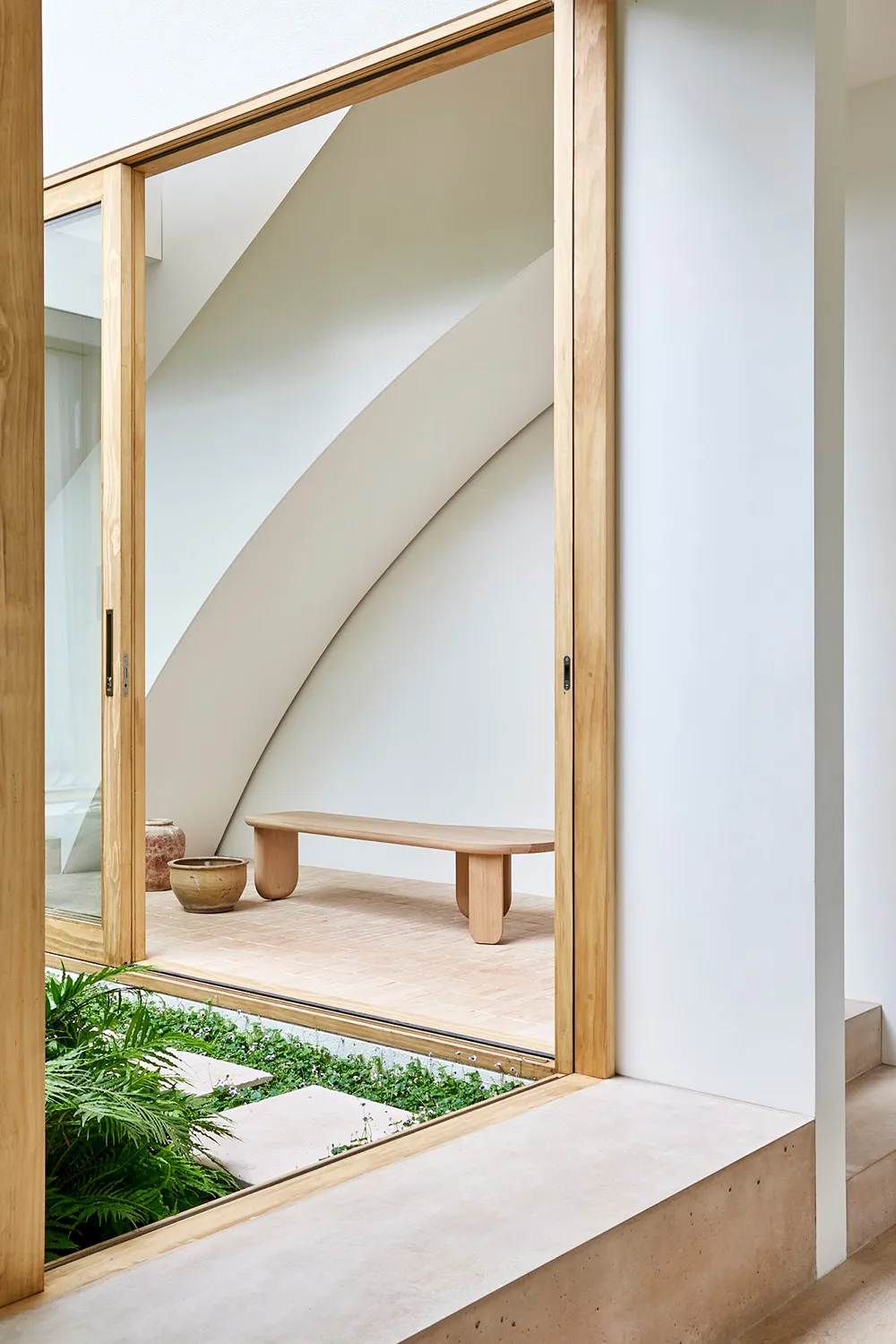 シドニーにある、裸足で歩きたくなるようなモダンな家 - Gallery image 15