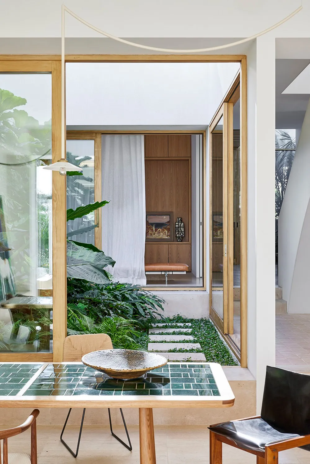 シドニーにある、裸足で歩きたくなるようなモダンな家 - Gallery image 12