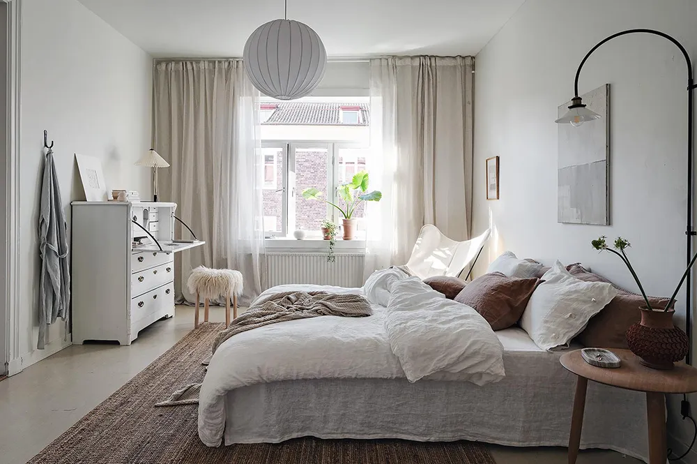 Уютный черно-белый интерьер шведской квартиры - Gallery image 13