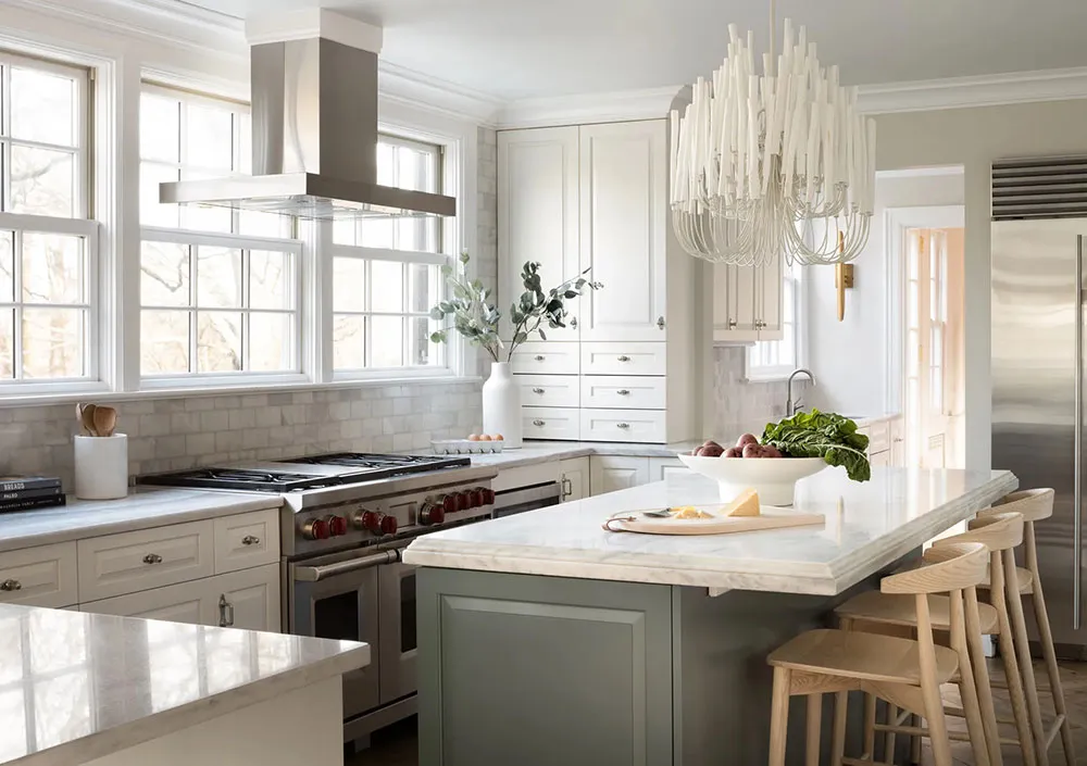 Лёгкие пастельные оттенки и осенние акценты в дизайне дома в пригороде Нью-Йорка - Gallery image 12