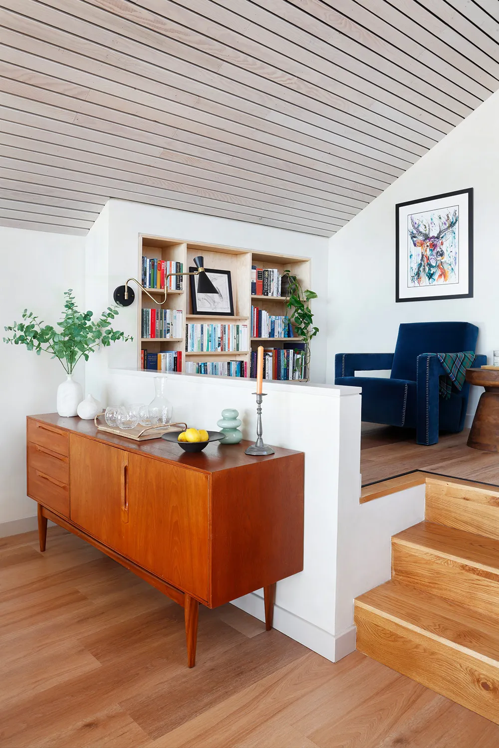 スコットランドの島々の景色が望める、明るくモダンなインテリア - Gallery image 8